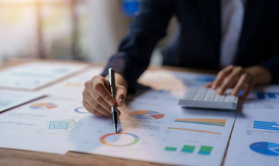 Jak prowadzenie handlowych ksiąg wpływa na zgodność z przepisami?