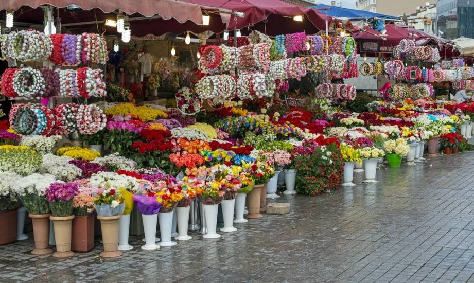 Kwiaciarnia z dostawą: Szybka realizacja zamówień na terenie miasta.