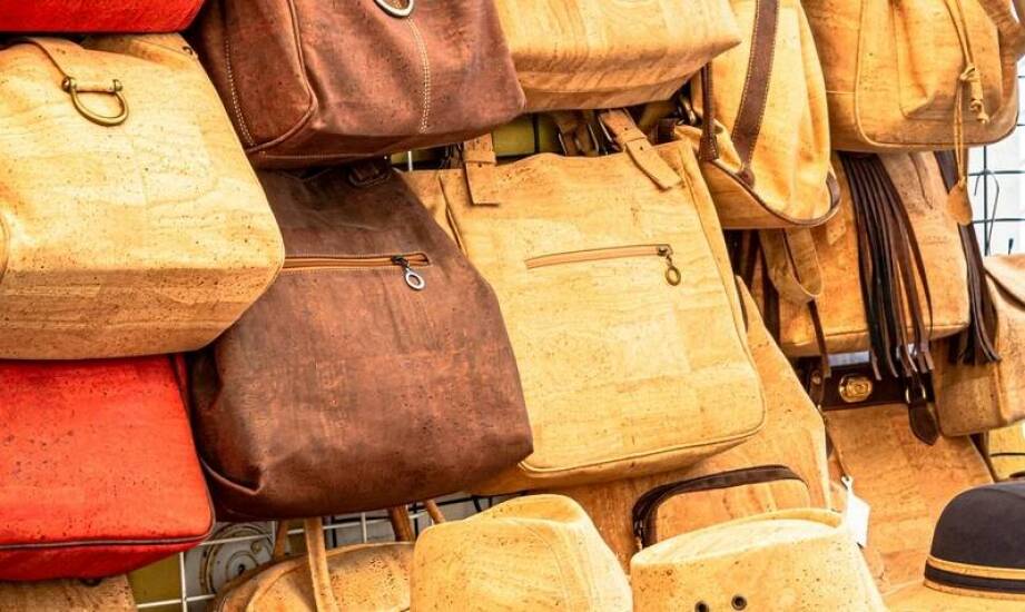 Różnorodność rozmiarów i wzorów papierowych toreb – jak wybrać odpowiednie dla swojej firmy?