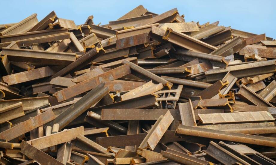 Rola kontenerów do złomu w przemyśle recyklingowym