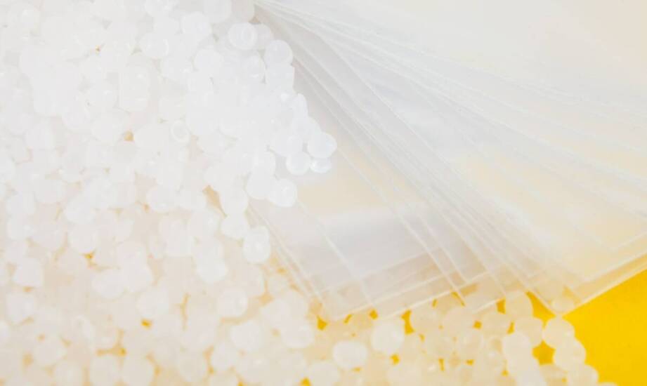Zastosowanie polipropylenu i polietylenu w produkcji plastikowych opakowań – dlaczego są tak popularne?