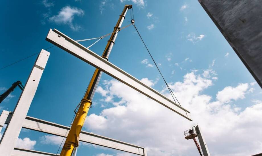 Jakie znaczenie ma wykonawstwo stalowych konstrukcji w modernizacji przemysłu?