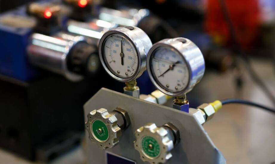 Rola zaawansowanych technologii w monitorowaniu pracy hydraulicznych zasilaczy