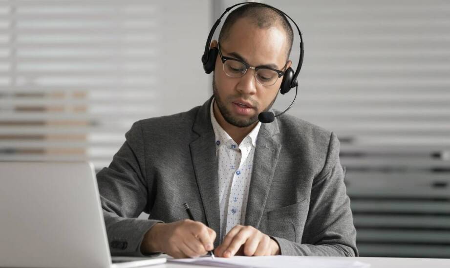 Tłumaczenia symultaniczne – ich rola w komunikacji międzynarodowej