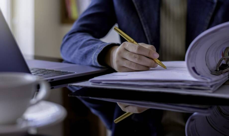 Jak bezpłatne doradztwo wpływa na jakość tłumaczeniowych usług?