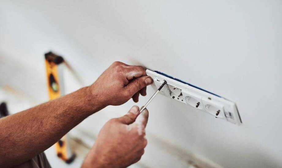 Dlaczego warto zlecić montaż LED telewizora specjalistom?