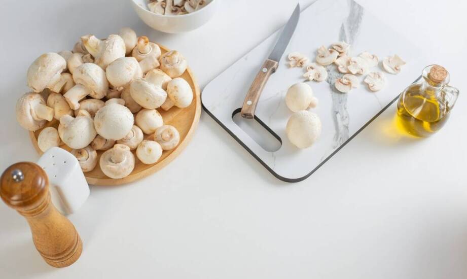 Proces przygotowania grysowanych grzybów: od lasu do stołu