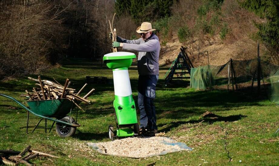 Jak rębaki do drewna wspomagają produkcję biopaliw ekologicznych?
