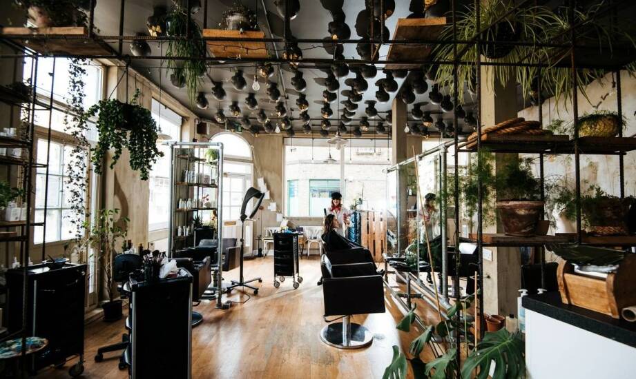 Praktyczne zastosowanie mobilnych urządzeń do badania skóry w fryzjerskich salonach