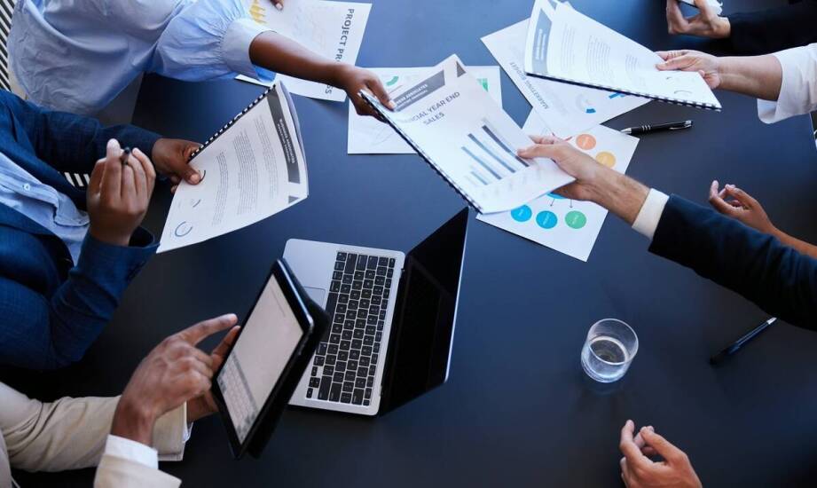 Jak prawo spółek wpływa na transparentność korporacyjnych działań?