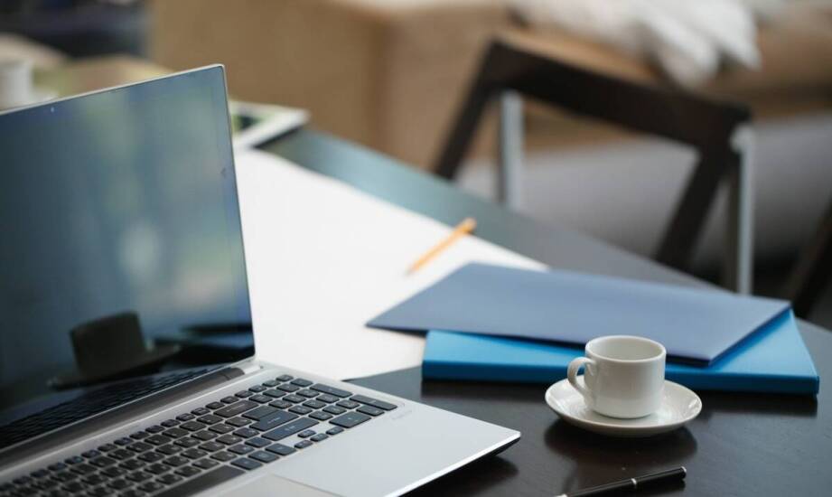 Wpływ napoju na koncentrację i efektywność w pracy biurowej