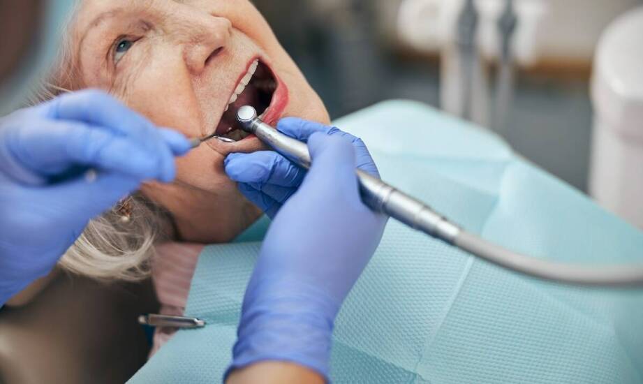 Nowoczesne metody uzupełniania uzębienia: rola implantów