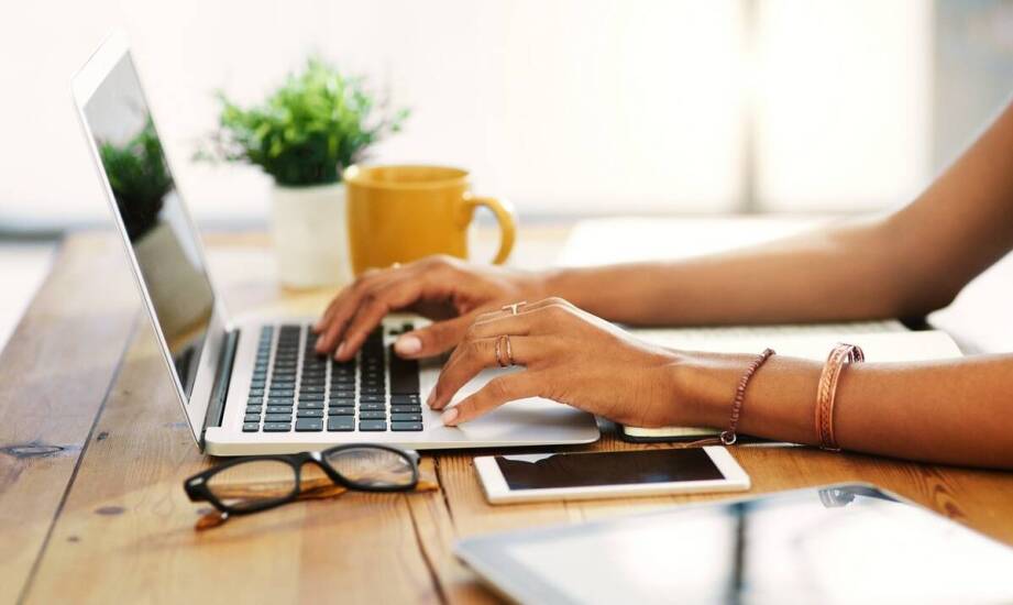 Jak sprawdzić dostępność światłowodowego internetu pod swoim adresem?