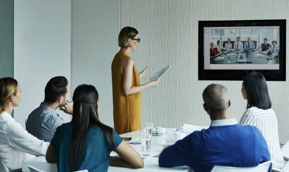 Zdalna współpraca z podatkowym doradcą w Warszawie: zalety i możliwości