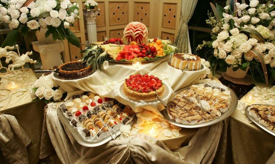 Pełne smaków menu weselne – jakie potrawy proponujemy?