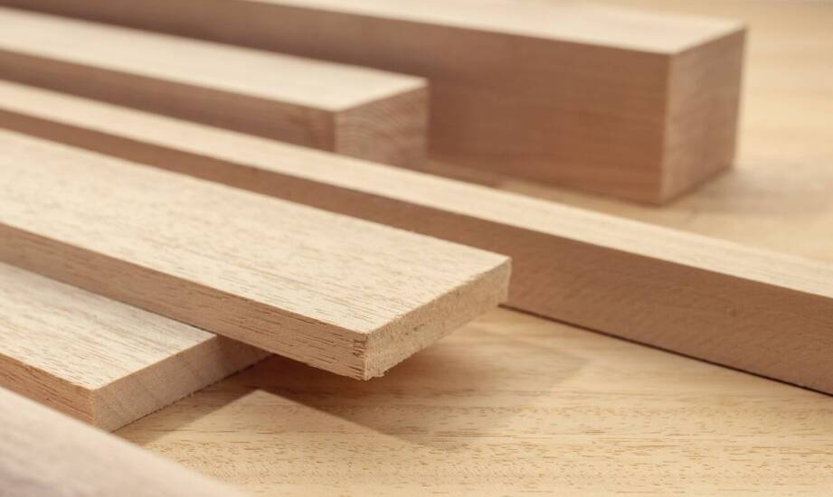 Rola wysokiej jakości drewnianych materiałów w trwałości konstrukcji