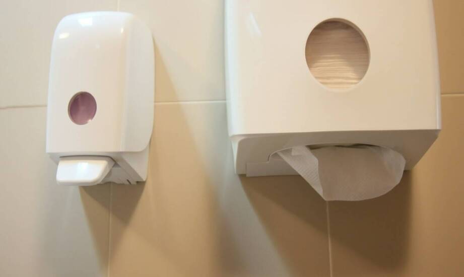 Innowacyjne podejście do projektowania podajników do papieru toaletowego w publicznych łazienkach