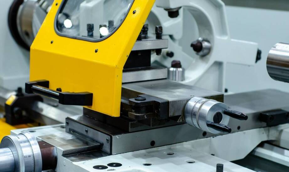 Jak mimośrodowe tłoczenie wpływa na efektywność produkcji?