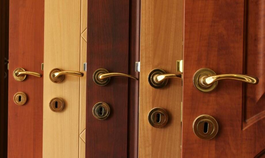 Jakie kłódki najlepiej sprawdzają się w miejscach publicznych?