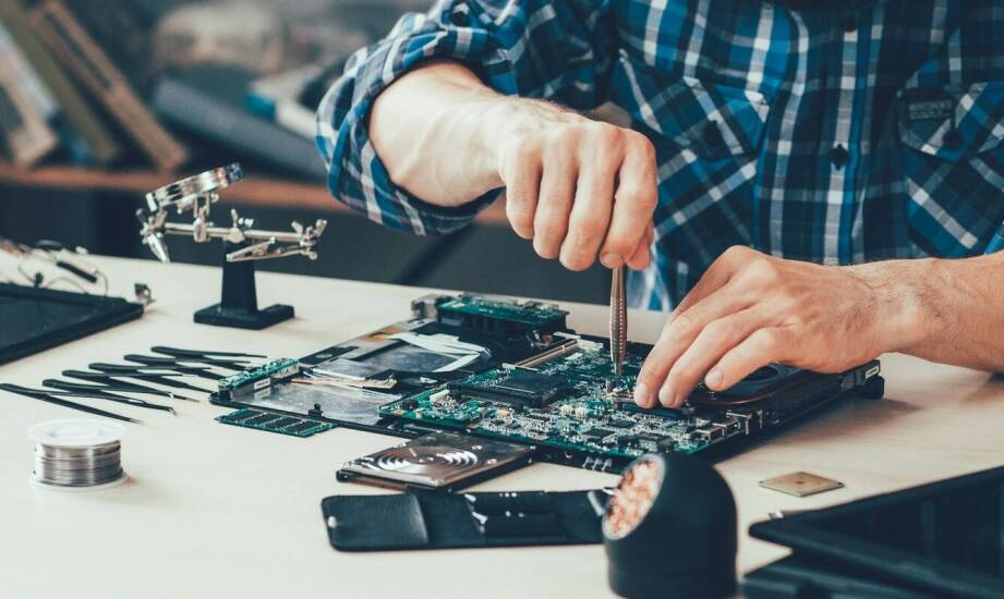 Znaczenie regularnego serwisu dla żywotności radiokomunikacyjnych urządzeń