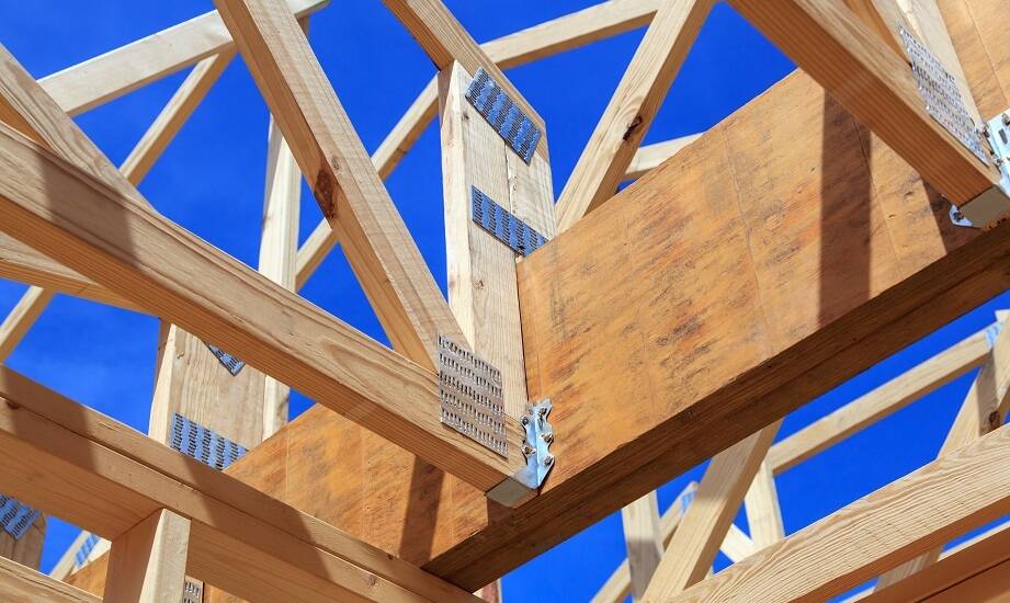 Rola prefabrykowanych elementów w przyspieszeniu realizacji dachowych projektów