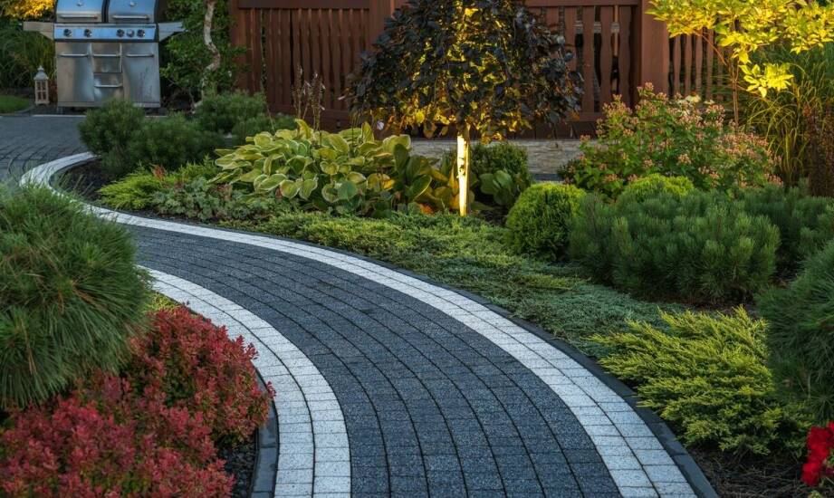 Dlaczego warto zlecić profesjonalistom impregnację brukowej kostki?