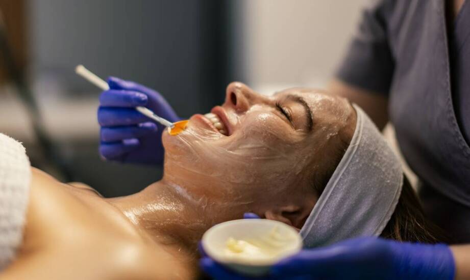 Jakie są zalety podyplomowych studiów z kosmetologii?