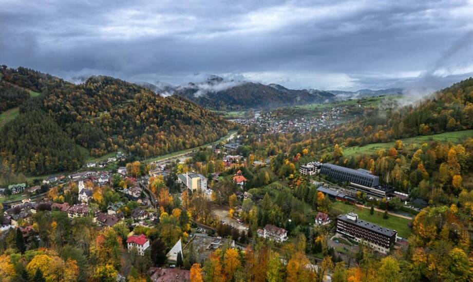 Organizacja turnusów rehabilitacyjnych przez NFZ – co oferuje sanatorium w Krynicy-Zdroju?