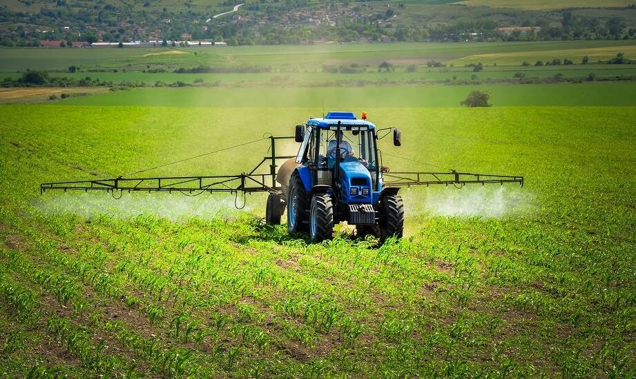Jak wybrać odpowiedni rolniczy opryskiwacz do swojego gospodarstwa?
