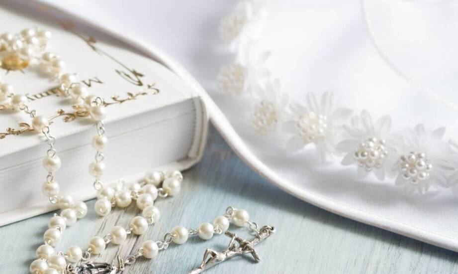 Jak dobrać akcesoria do najpiękniejszej komunijnej sukienki?