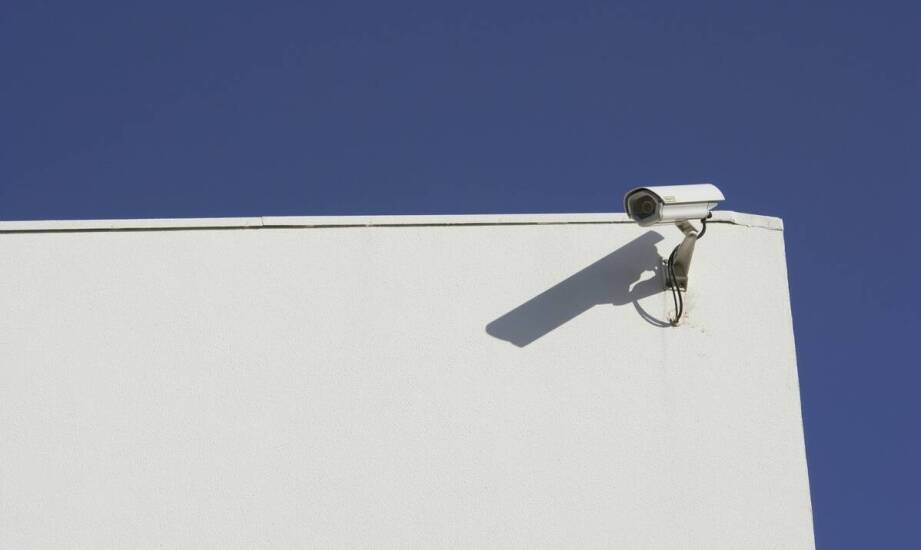 Jakie korzyści przynosi instalacja CCTV dla ochrony wieży na osiedlach mieszkaniowych?