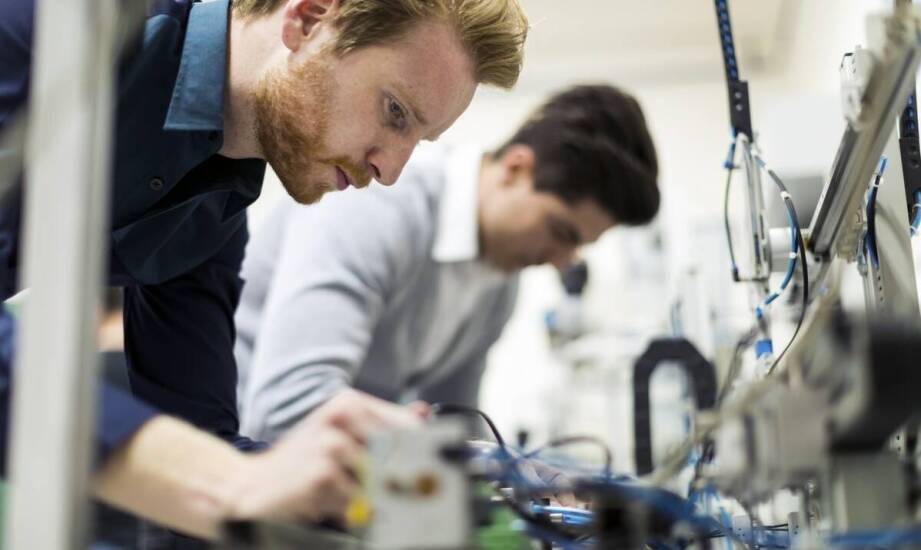 Jak techniczne szkolenia z zakresu automatyki wspierają rozwój umiejętności zespołu?