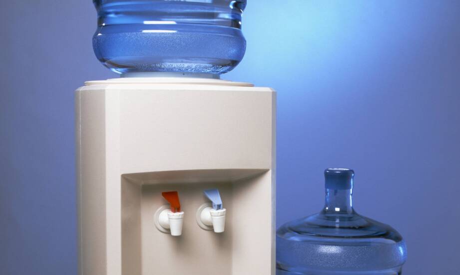 Znaczenie cyklicznych dostaw wody dla komfortu biurowych pracowników