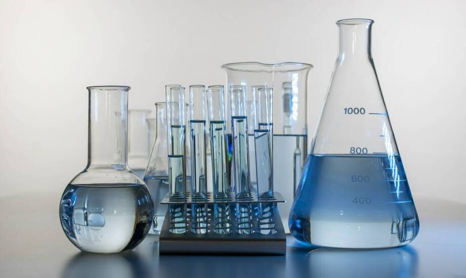 Dlaczego bezpieczeństwo jest kluczowe przy wyborze laboratoryjnego wyposażenia?