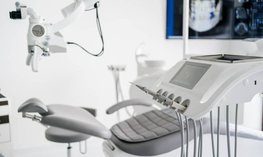 Jakie są nowoczesne metody anestezji stosowane podczas leczenia kanałowego?