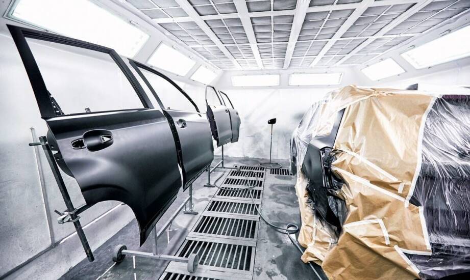 Jak wygląda proces lakierowania karoserii w warsztacie mechanicznym?