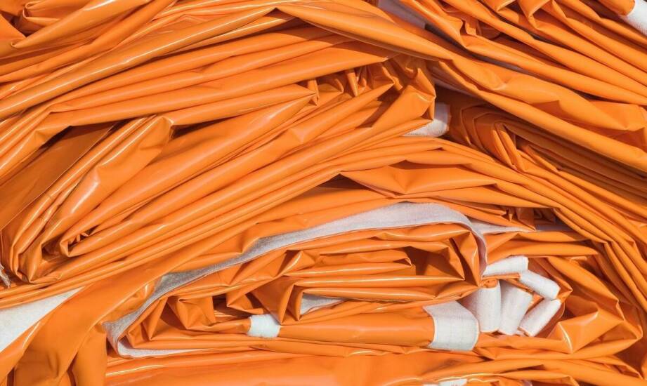 Jakie są najnowsze innowacje w projektowaniu plandek na wymiarze?