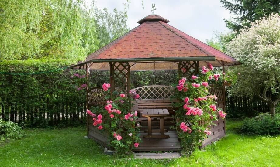 Wykorzystanie grillowej chaty do budowania relacji podczas integracyjnych imprez