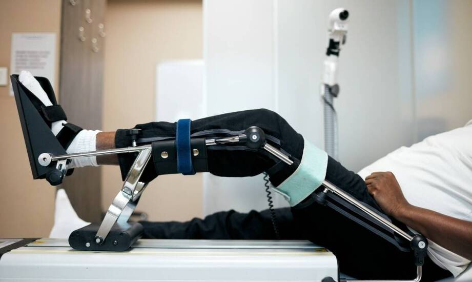 Rehabilitacja po sportowych urazach – jak wygląda współpraca z ortopedą?