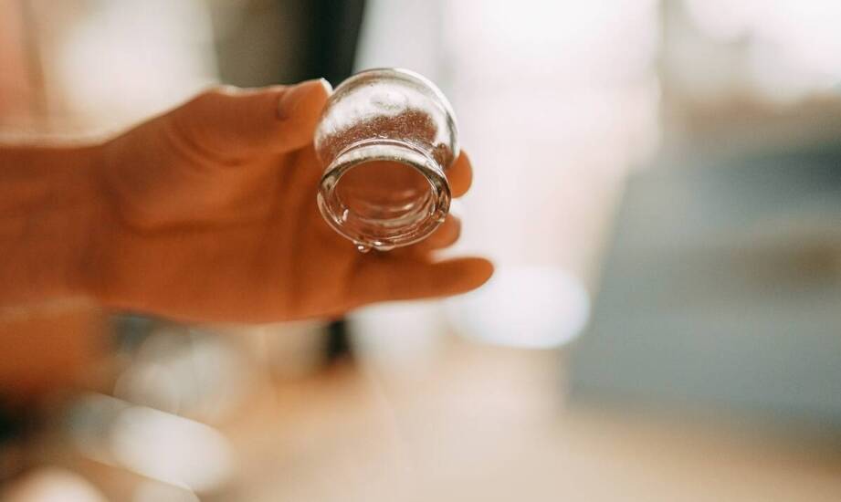 Szklane bańki ogniowe jako wsparcie w terapii antycellulitowej