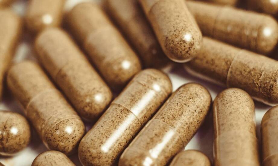 Zalety i wady różnych materiałów używanych do produkcji kapsułek pustych