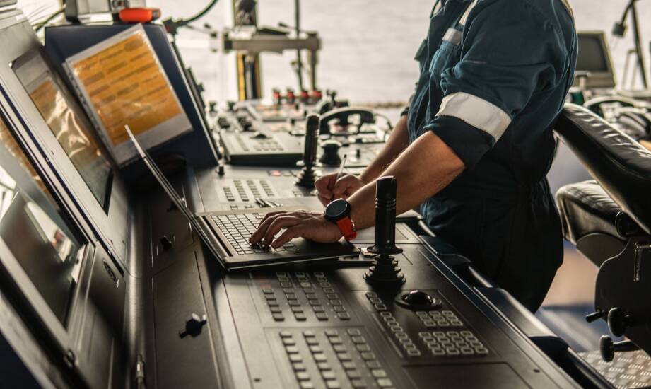 Kluczowe korzyści z regularnych przeglądów urządzeń SSAS i EPIRB