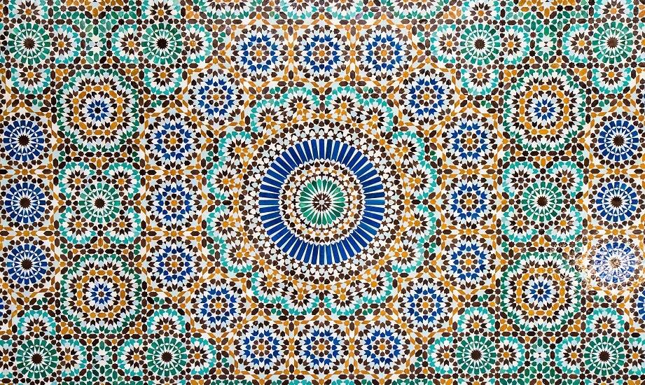 Zastosowanie ceramicznych obrazów w różnych stylach wnętrzarskich