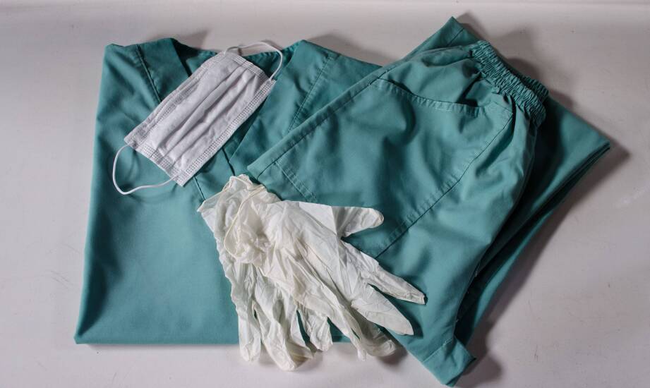 Medyczne spodnie na gumce dla mężczyzn – jakie modele wybierać, by zapewnić wygodę?