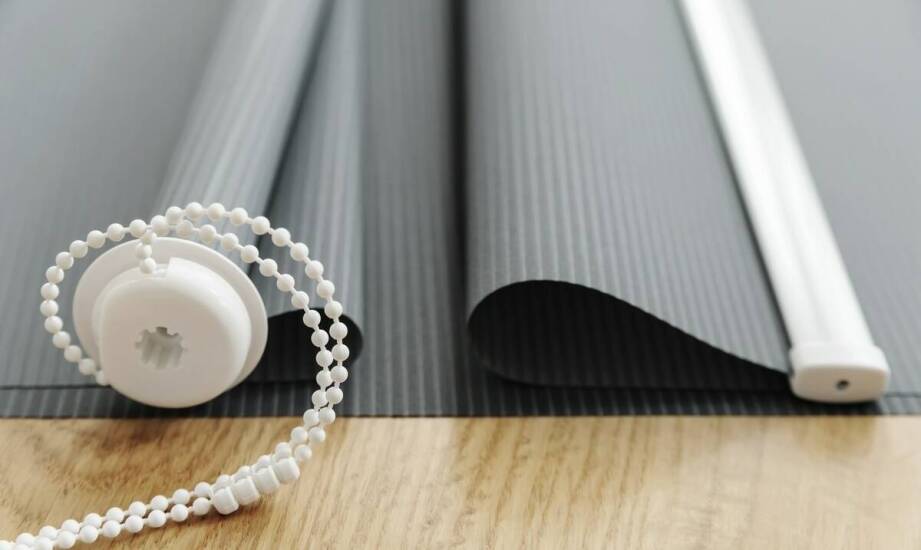 Rolety rzymskie - jakie sterujące mechanizmy wybrać?