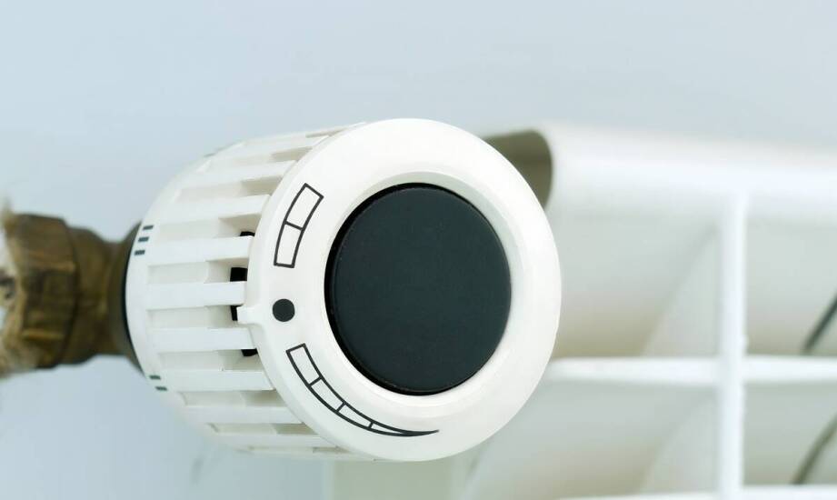 Jakie korzyści oferuje kątowy zawór do łazienkowego grzejnika w systemie PEX?