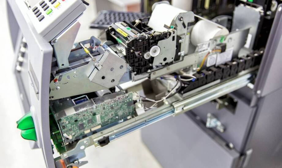 Druk flexo i jego znaczenie w produkcji transparentnych etykiet