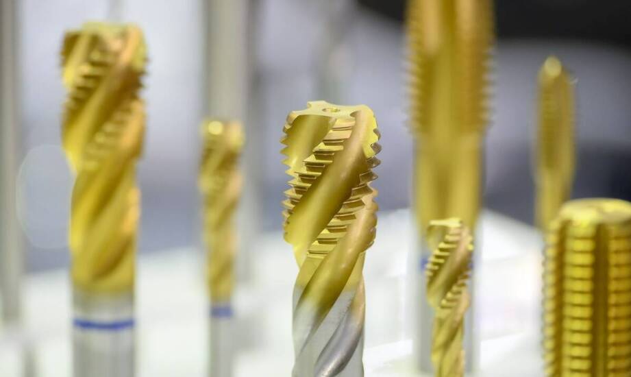 Wpływ szybkotnącej stali na innowacyjność w produkcji skrawających narzędzi