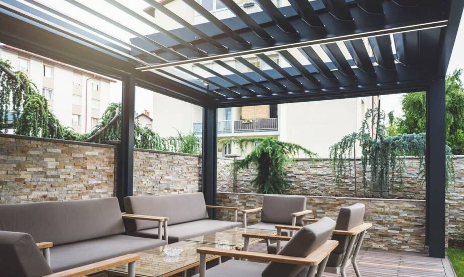 Jakie czynniki należy uwzględnić przy wyborze lokalizacji dla bioklimatycznej pergoli?