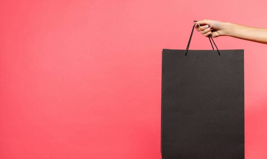 Korzyści wynikające z użycia torebek z własnym nadrukiem w promocji prezentowych
